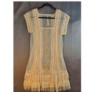 Woman's sz M Sheer Lace dress/ Sheath with embroidery and faired ruffled hem